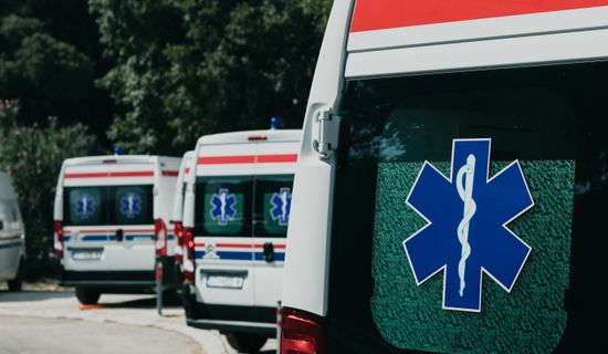 独山救护车转运病人过路高速收费吗？